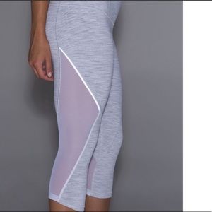 Lululemon Run With The Sun Crop
Wee Are From Space